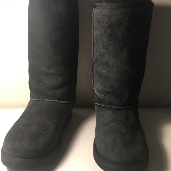 UGG Shoes - Black Uggs